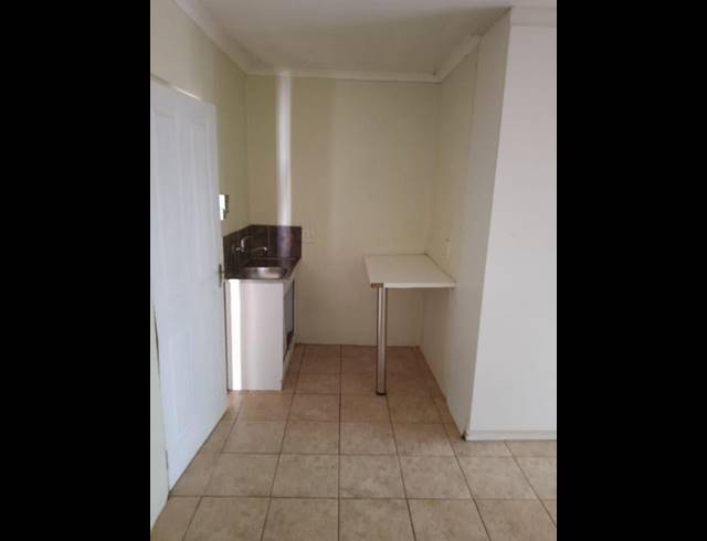 1 BEDROOM PROPERTY TO RENT IN GLEN AUSTIN